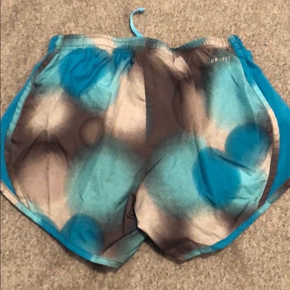 Nike shorts - Picture 2 of 2